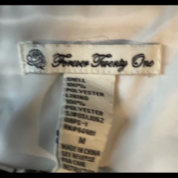 Black and white satin and beaded dress - Picture 4 of 4